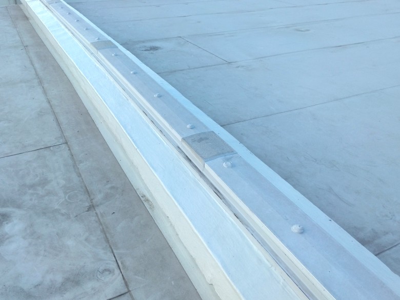 【雨漏り補修】小倉南区の公共施設にて、シーリング打替え工事をさせていただきました。（小倉南区の公共施設）